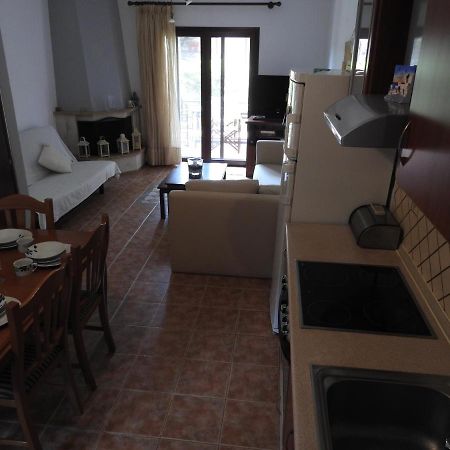 Konstantinos' Nikiti Apartment Exteriör bild