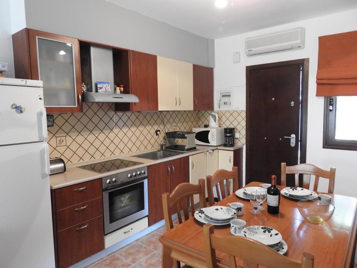 Konstantinos' Nikiti Apartment Exteriör bild