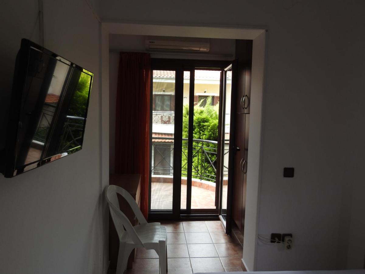 Konstantinos' Nikiti Apartment Exteriör bild