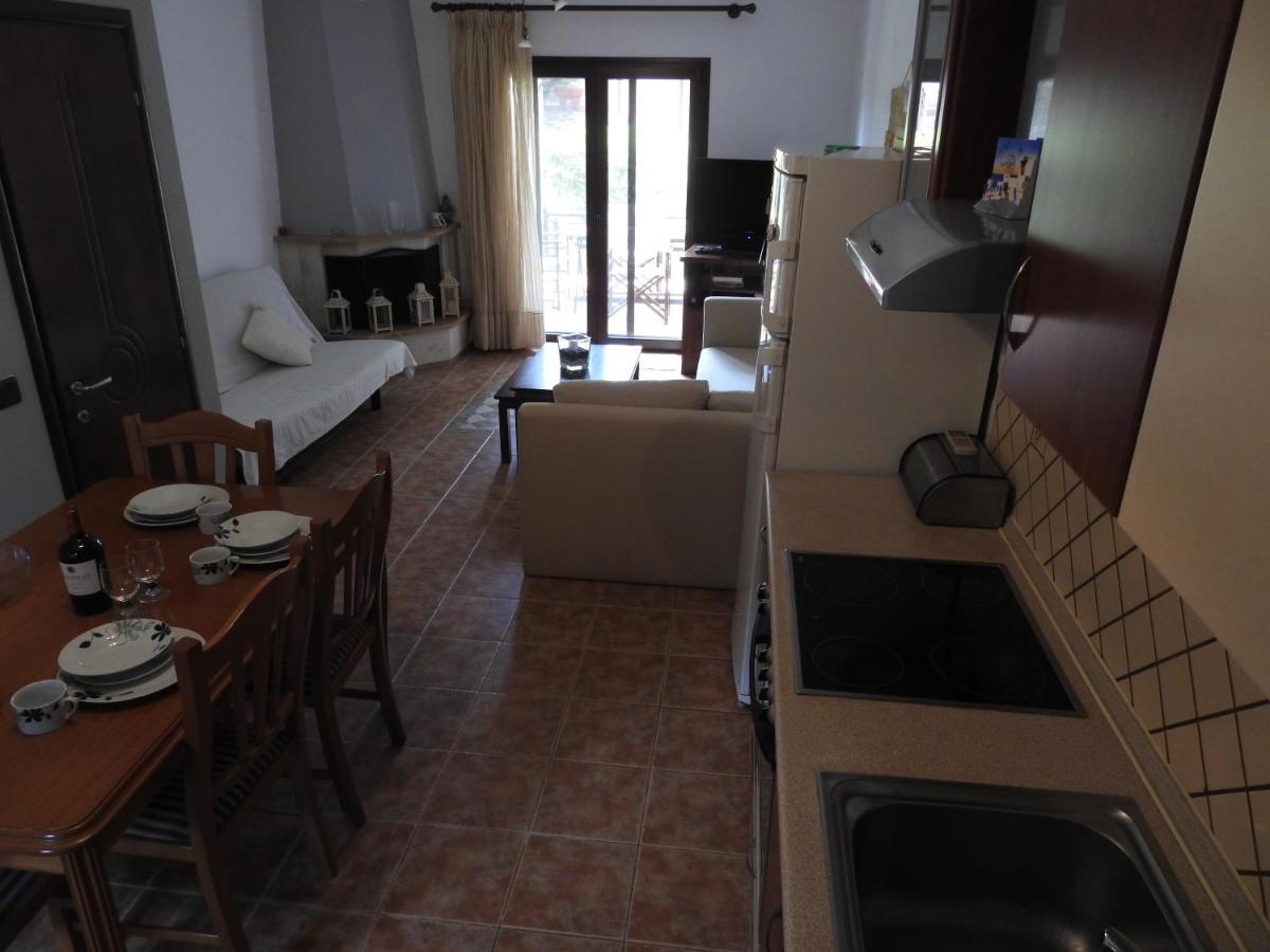 Konstantinos' Nikiti Apartment Exteriör bild